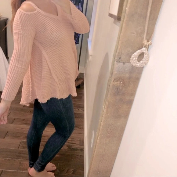 Elan Off-White V-Neck Sweater - Picture 8 of 8